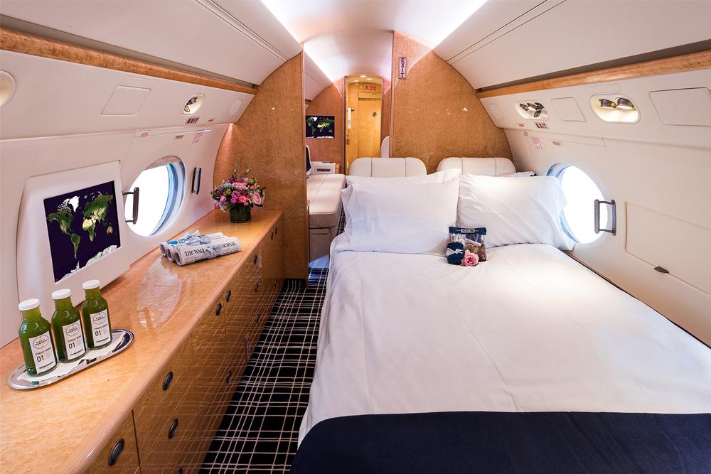 самолет Gulfstream G550 кровать